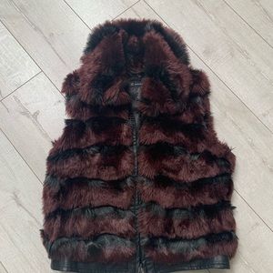 Inc faux fur vest S